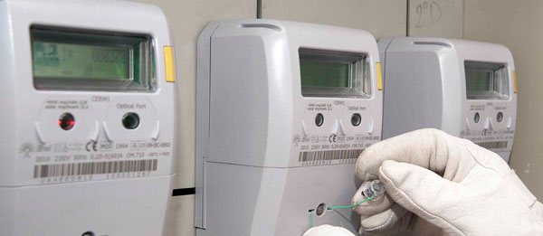 Contadores eléctricos digitales para medir el consumo de luz por tarifas